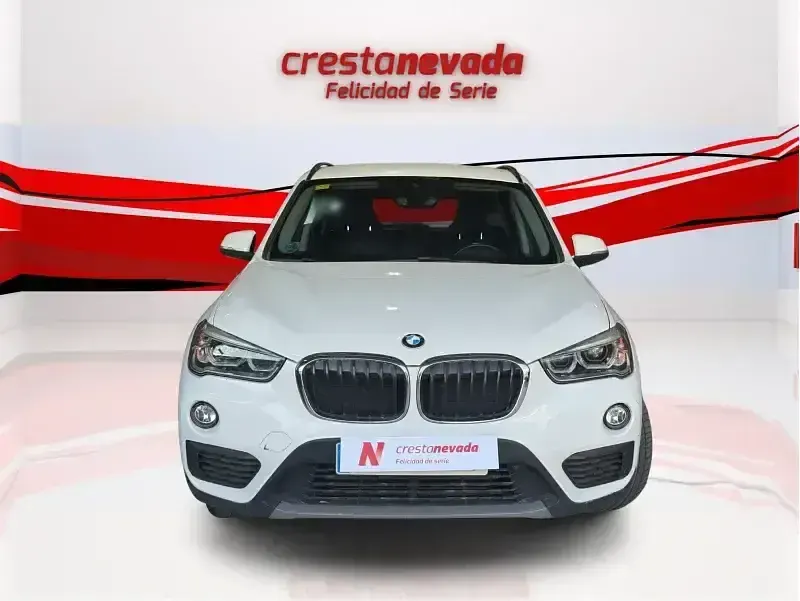 Käytetty BMW X1 Comfort Edition 150 HP (110 kW) 2018 Valkoinen Katumaasturi