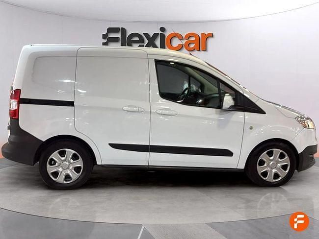 Usado Ford Tourneo Courier Trend 100 CV (73 kW) 2018 Blanco Monovolumen