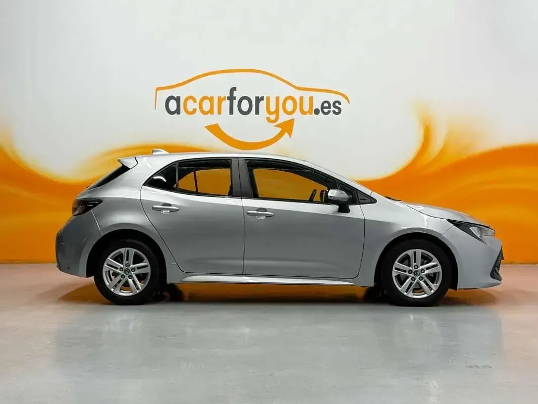 Usado Toyota Corolla Active 122 CV (89 kW) 2022 Gris Utilitario