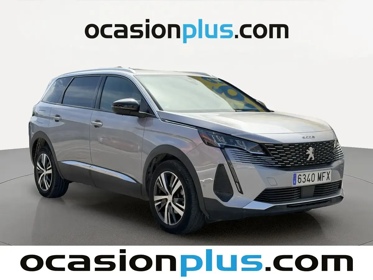 Usado Peugeot 5008 Allure 131 CV (96 kW) 2023 Gris SUV
