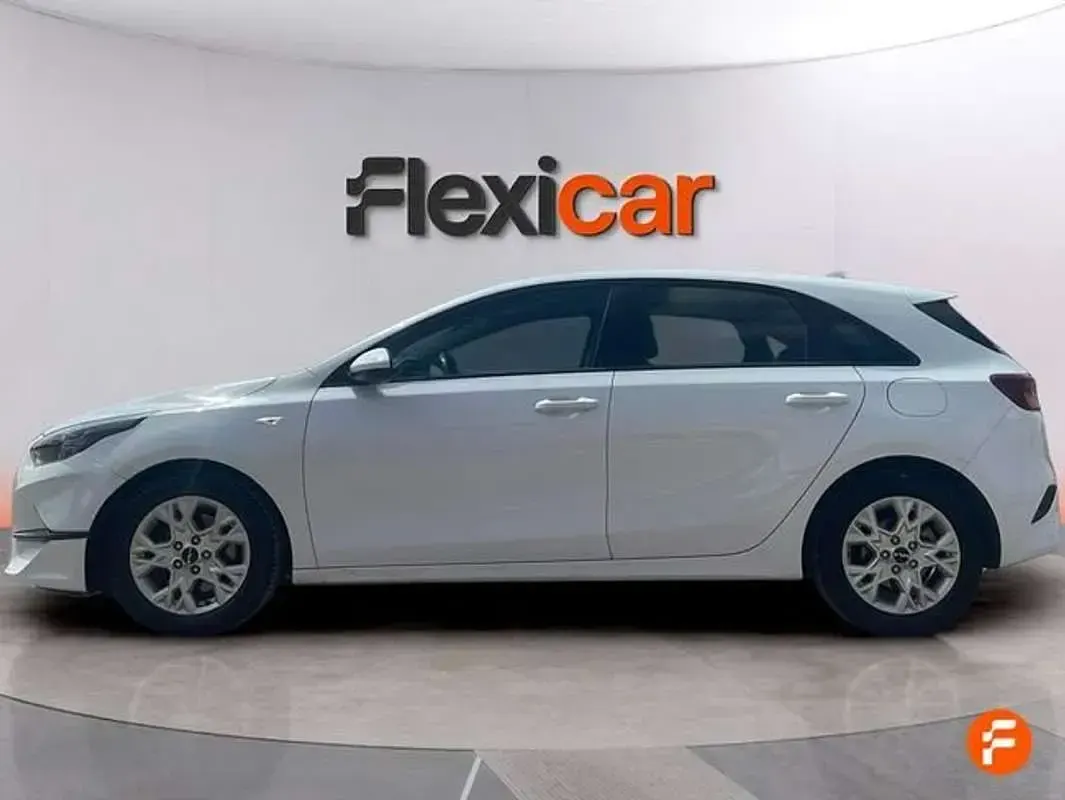 Usado Kia Ceed 101 CV (74 kW) 2021 Blanco Utilitario