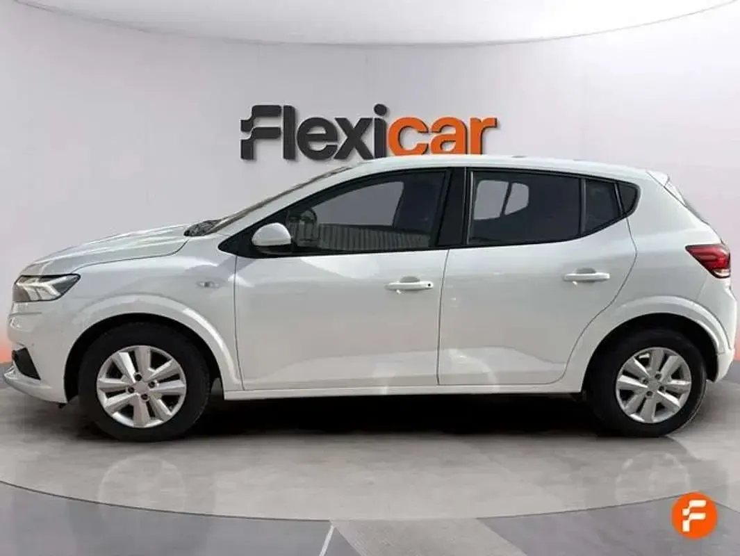 Usado Dacia Sandero Expression 91 CV (66 kW) 2022 Blanco Utilitario
