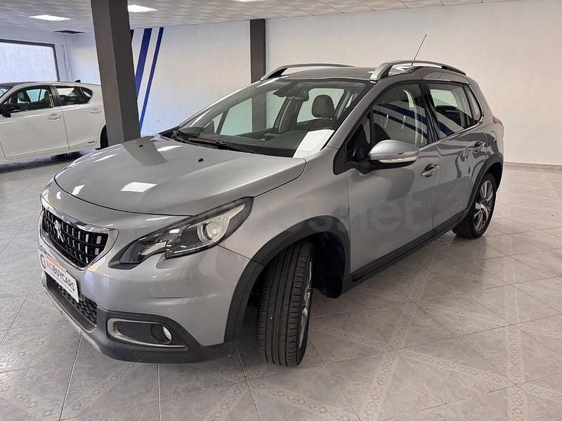 Usado Peugeot 2008 Allure 120 CV (88 kW) 2016 Gris / plata SUV