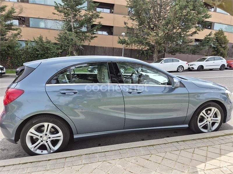 Usado Mercedes A200 Urban 136 CV (100 kW) 2015 Azul Berlina