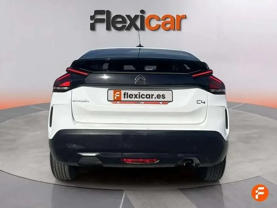 Używany Citroën C4 Feel 110 KM (80 kW) 2022 Biały Hatchback