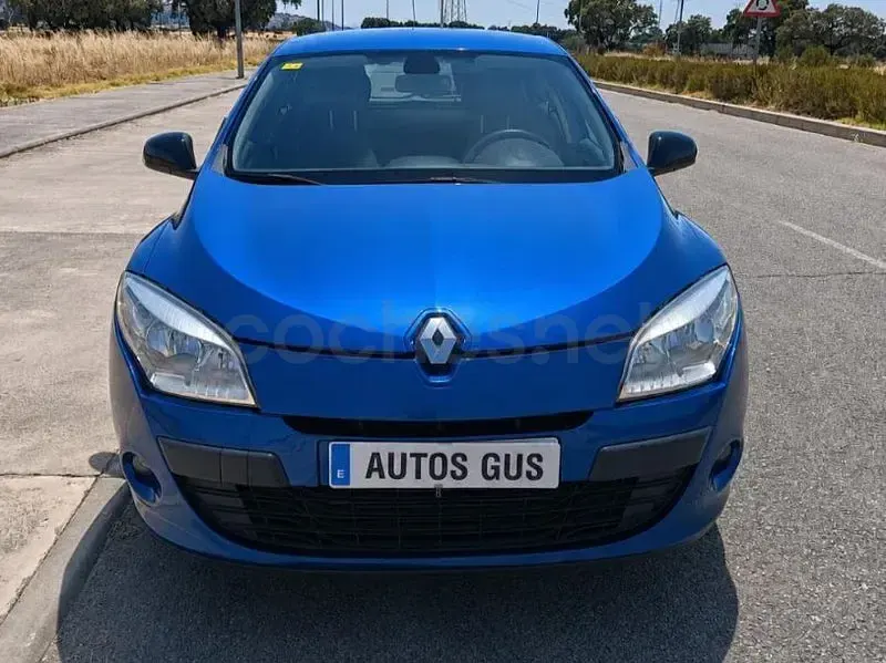 Usado Renault Mégane III Dynamique 105 CV (77 kW) 2009 Azul Berlina