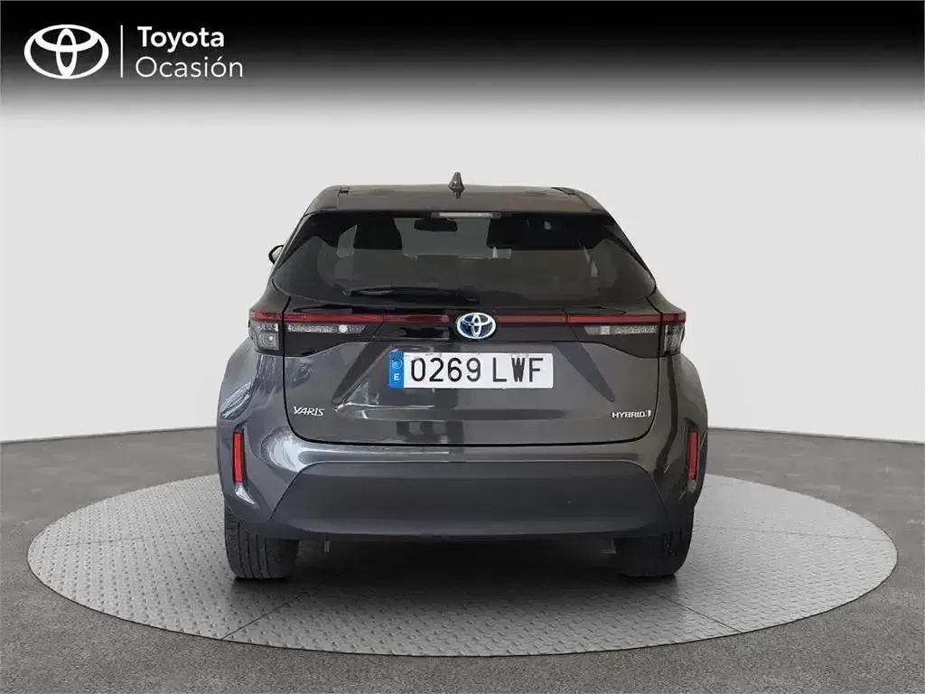 Usado Toyota Yaris Cross Active 116 CV (85 kW) 2022 Gris SUV