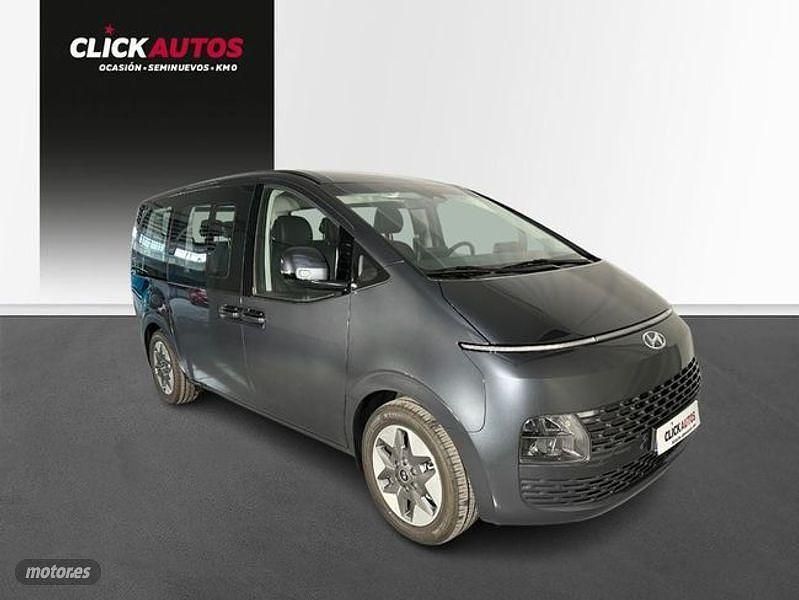 Usado Hyundai Staria 177 CV (130 kW) 2023 Gris Monovolumen