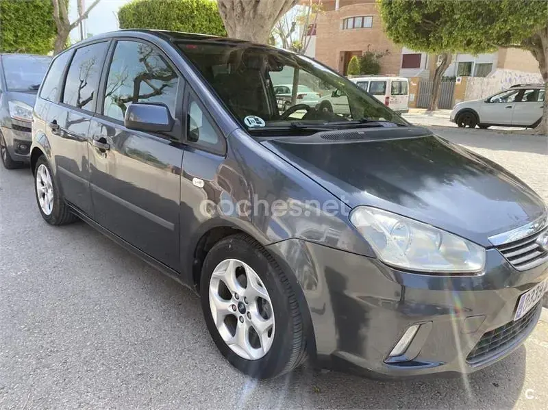 Używany Ford C-MAX Ghia 109 KM (80 kW) 2010 Czarny Minivan