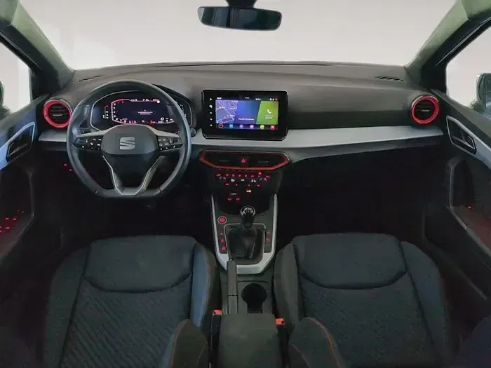 Usado Seat Arona FR 115 CV (84 kW) 2025 Gris SUV