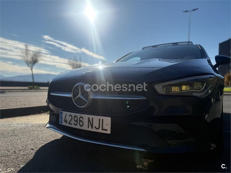 Usado Mercedes CLA180 Shooting Brake 136 CV (100 kW) 2021 Azul Familiar