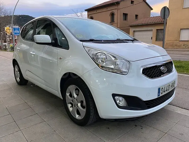 Usado Kia Venga 115 CV (84 kW) 2012 Blanco Utilitario