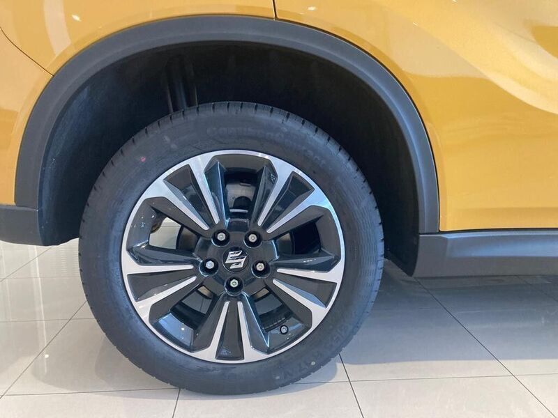 Usado Suzuki Vitara GLX 116 CV (85 kW) 2022 Amarillo SUV