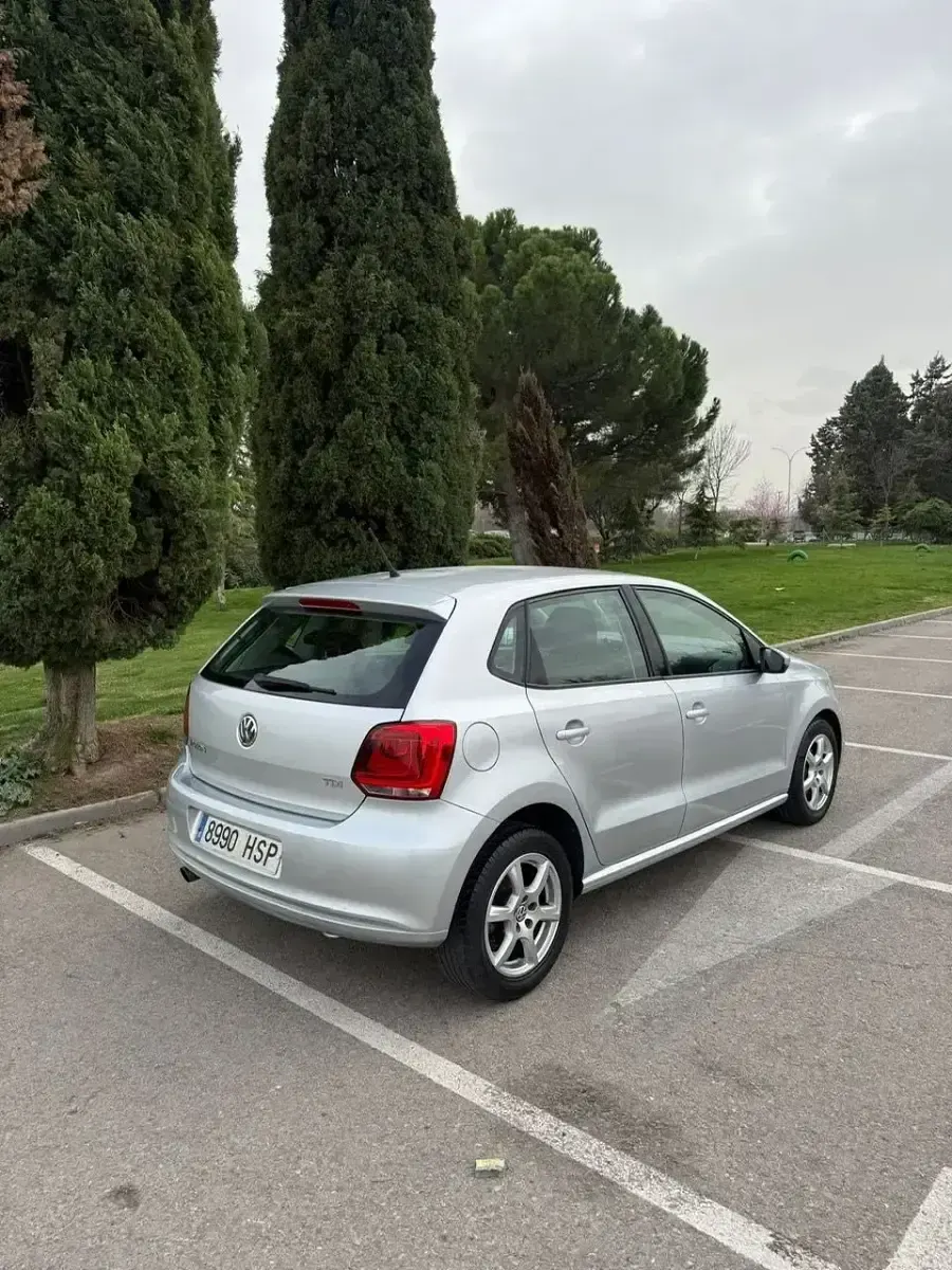 Begagnad VW Polo R-line 105 HK (77 kW) 2013 Grå Halvkombi