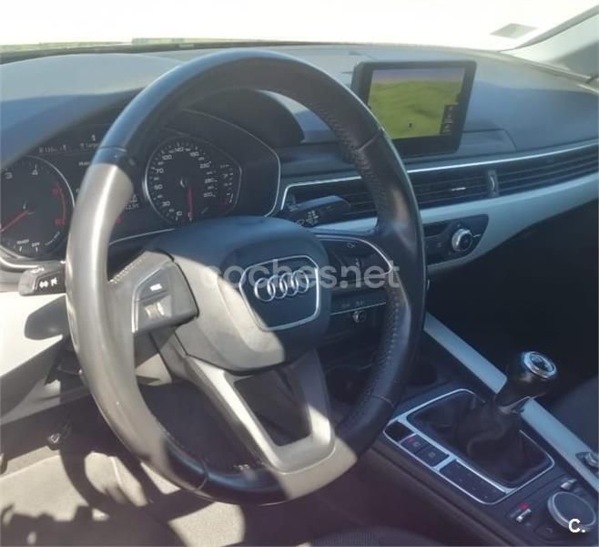 Usado Audi A4 Advanced 150 CV (110 kW) 2016 Gris / plata Berlina
