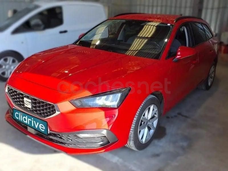Usado Seat Leon Style 150 CV (110 kW) 2020 Rojo Familiar