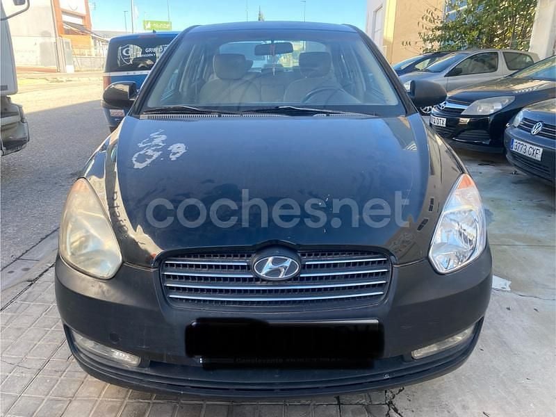 Negro Usado 2006 Hyundai Accent GLS Berlina | 950 € - Imagen 1/4