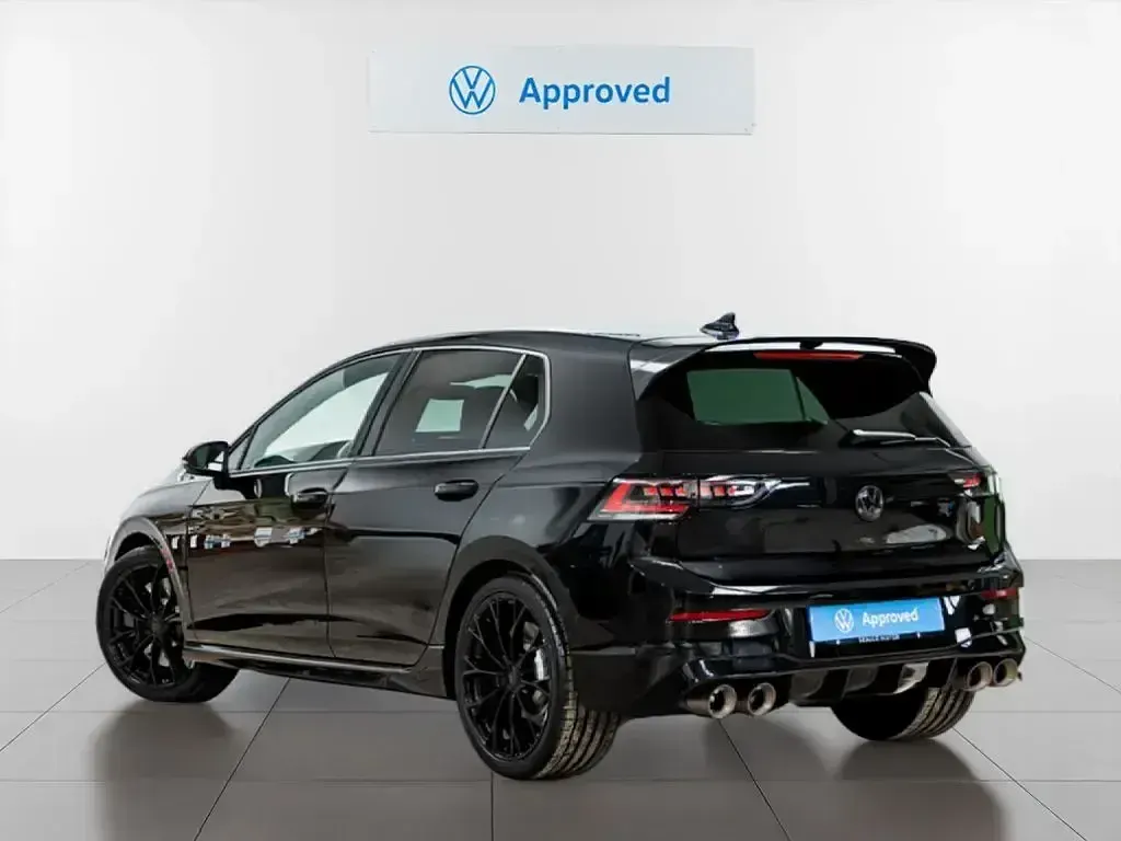 Usado VW Golf VIII Black Edition 333 CV (244 kW) 2025 Negro Berlina