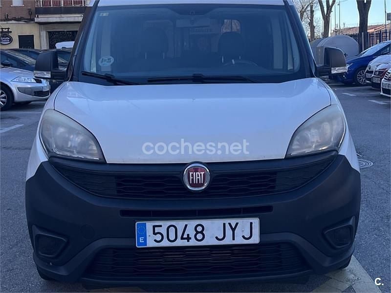 Usado Fiat Doblò Easy 90 CV (66 kW) 2016 Blanco Monovolumen