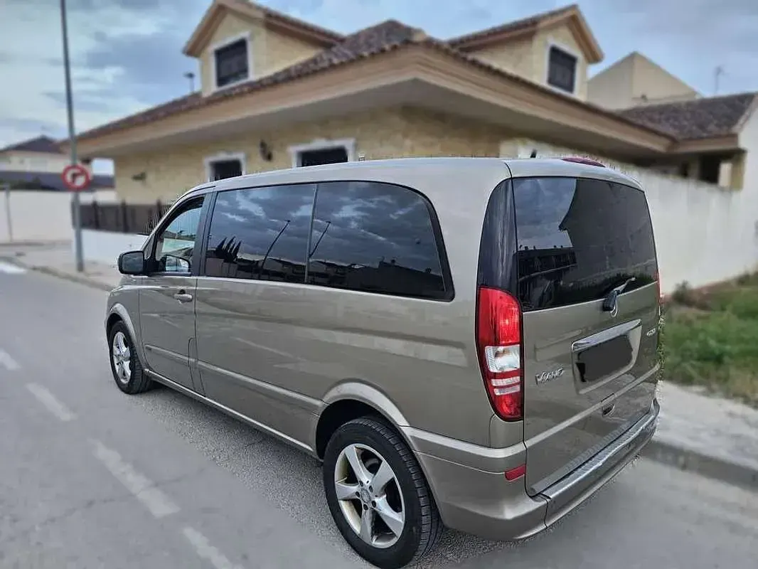 Usado Mercedes Viano 163 CV (119 kW) 2012 Beige Monovolumen