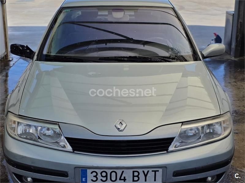 Usado Renault Laguna II Authentique 110 CV (80 kW) 2004 Gris / plata Berlina