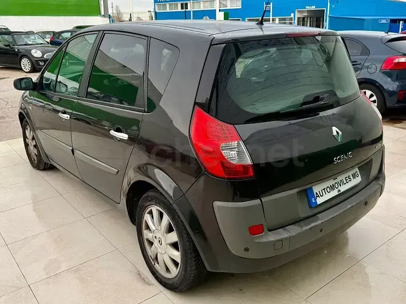 Usado Renault Scénic Dynamique 105 CV (77 kW) 2007 Negro Monovolumen