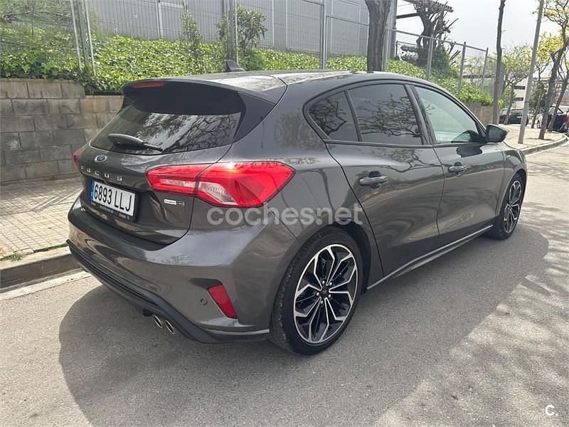Usado Ford Focus ST-Line 125 CV (91 kW) 2020 Gris / plata Berlina