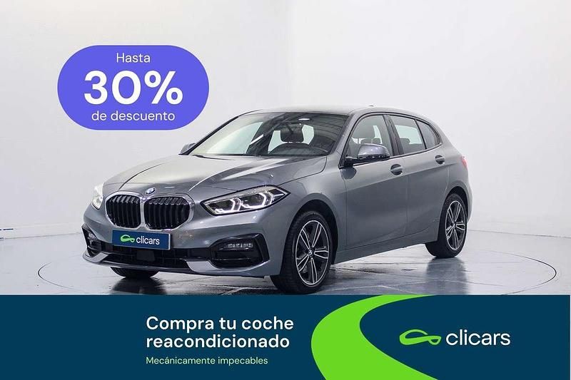 Usado BMW 118 Sport Line 136 CV (100 kW) 2023 Plateado Utilitario