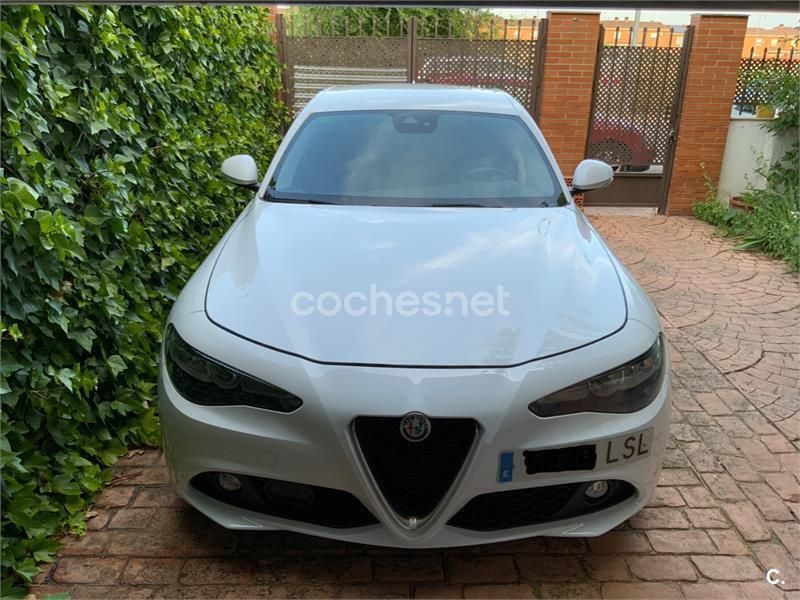 Blanco Usado 2018 Alfa Romeo Giulia Berlina | 16.900 € (Un poco caro) - Imagen 1/4
