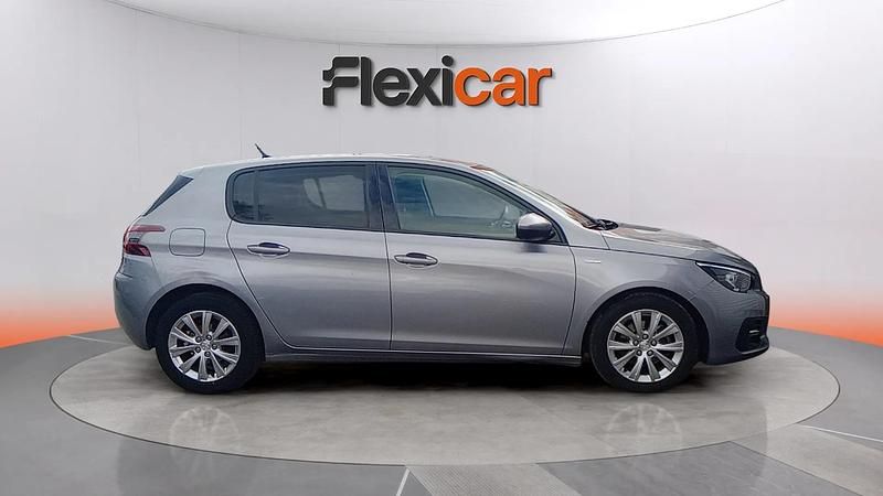 Usado Peugeot 308 Style 131 CV (96 kW) 2020 Gris Berlina