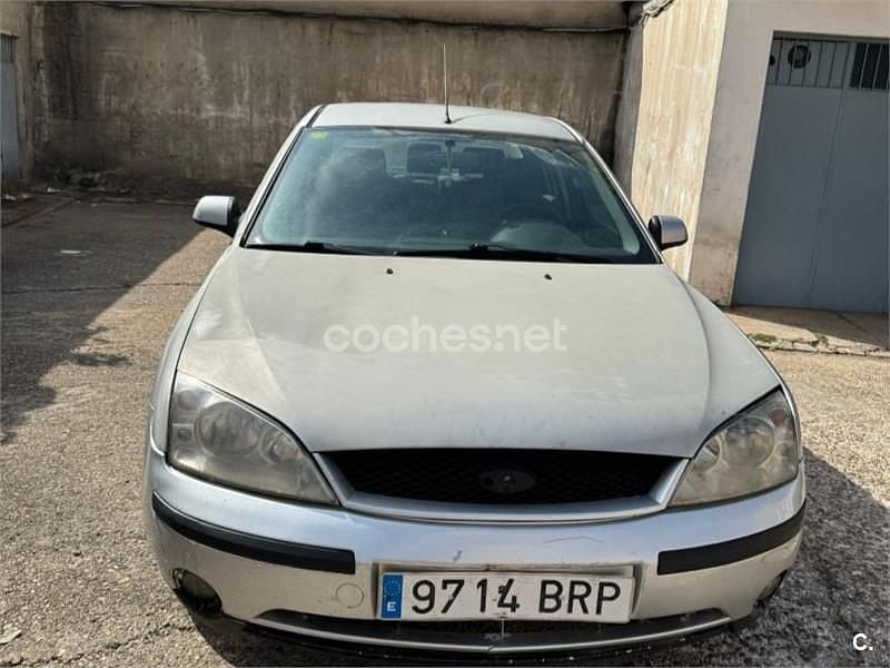 Gris / plata Usado 2001 Ford Mondeo Trend Berlina | 1600 € (Buen precio) - Imagen 1/4