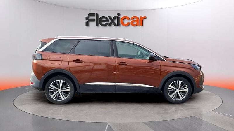 Usado Peugeot 5008 Allure 131 CV (96 kW) 2022 Naranja Monovolumen