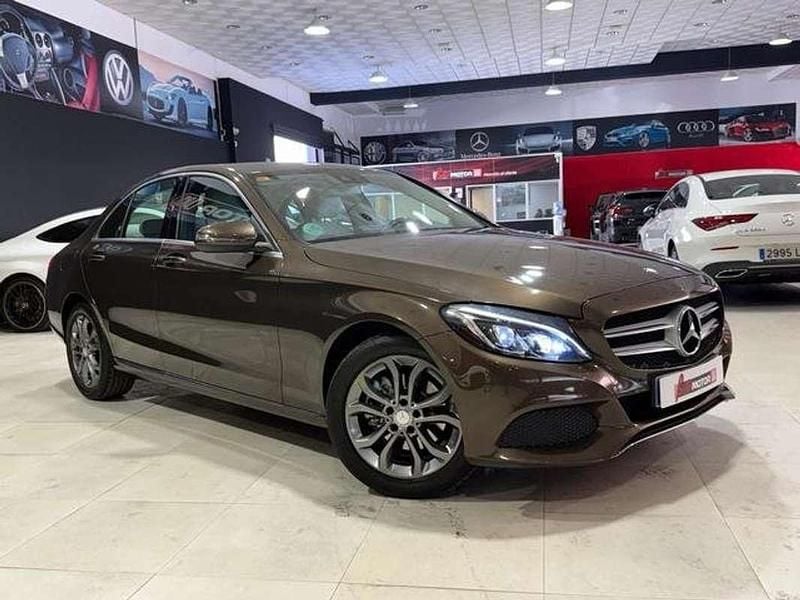 Usado Mercedes C220 170 HP (125 kW) 2016 Castanho Sedan