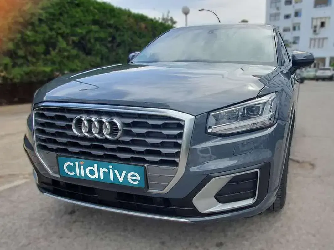 Usado Audi Q2 Premium 116 CV (85 kW) 2018 Gris SUV