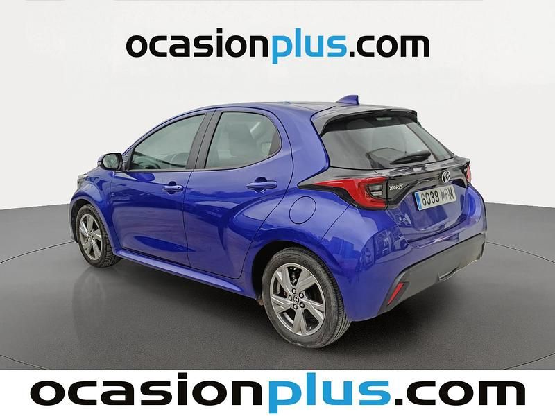 Usado Toyota Yaris Hybrid Active 116 CV (85 kW) 2024 Azul Berlina