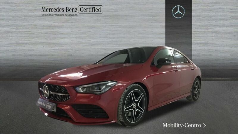 Rojo Usado 2023 Mercedes 200 Utilitario | 43.900 € (Un poco caro) - Imagen 1/4
