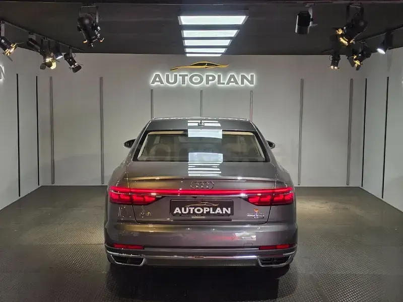 Usado Audi A8 Ambiente 286 CV (210 kW) 2021 Beige Berlina