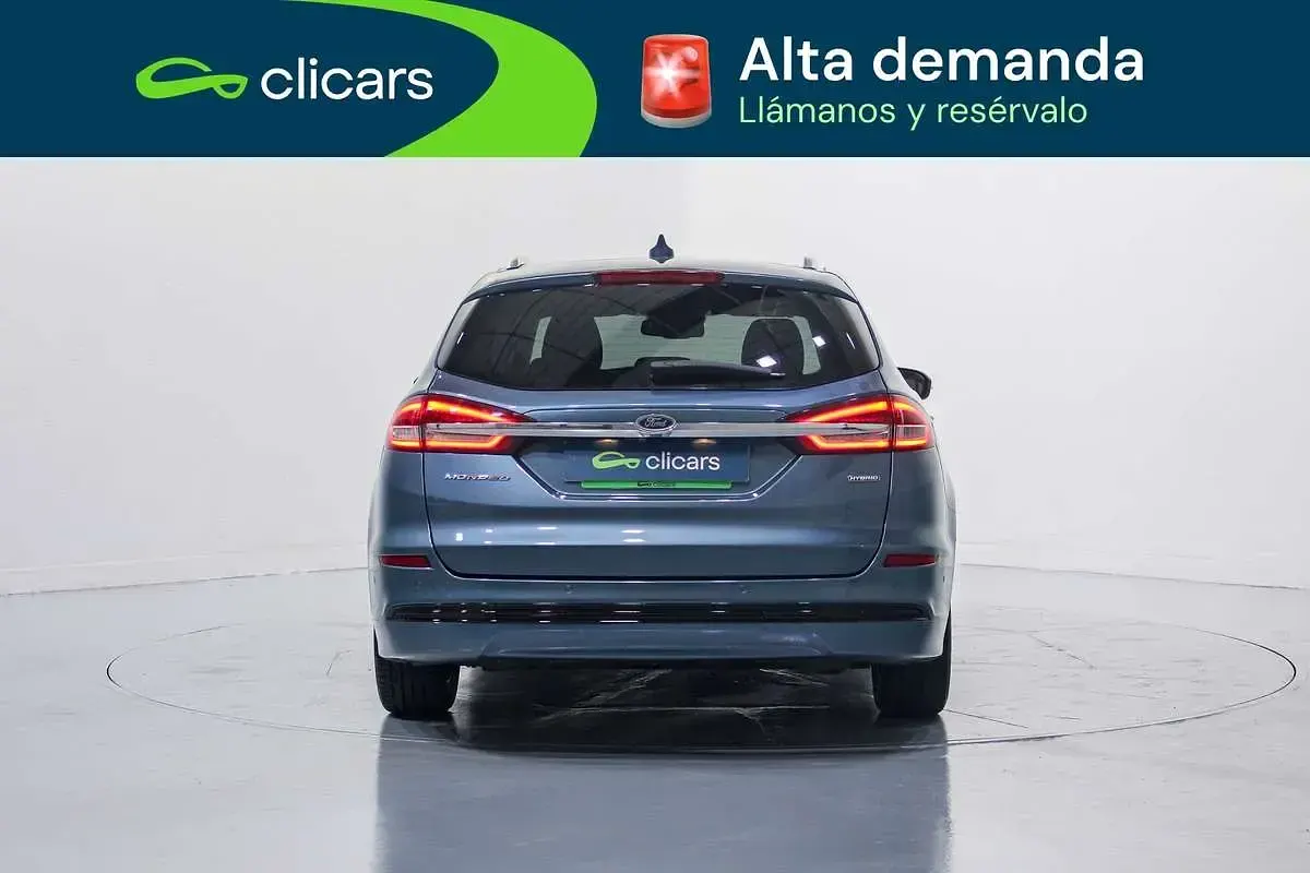 Usado Ford Mondeo Titanium 140 CV (102 kW) 2021 Azul Familiar