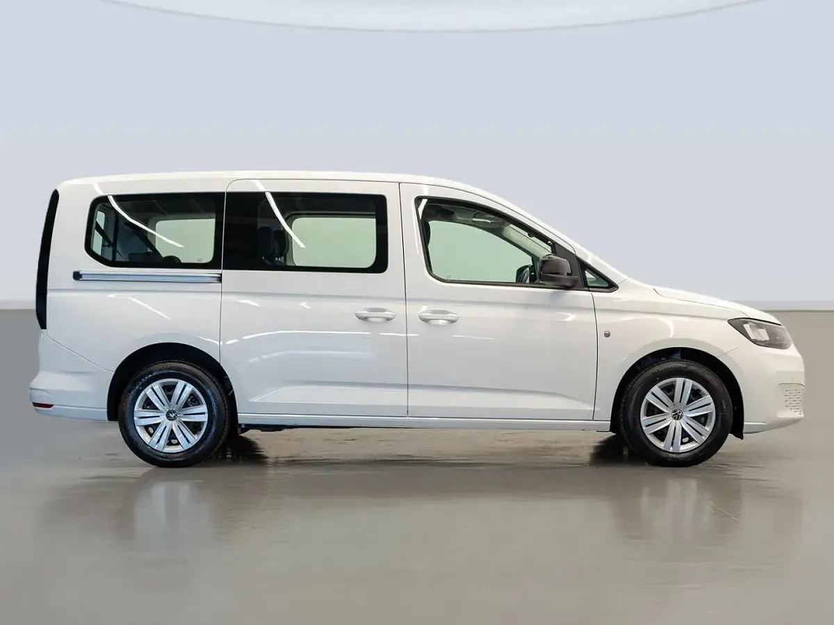 Usado VW Caddy Maxi 116 CV (85 kW) 2025 Blanco Monovolumen