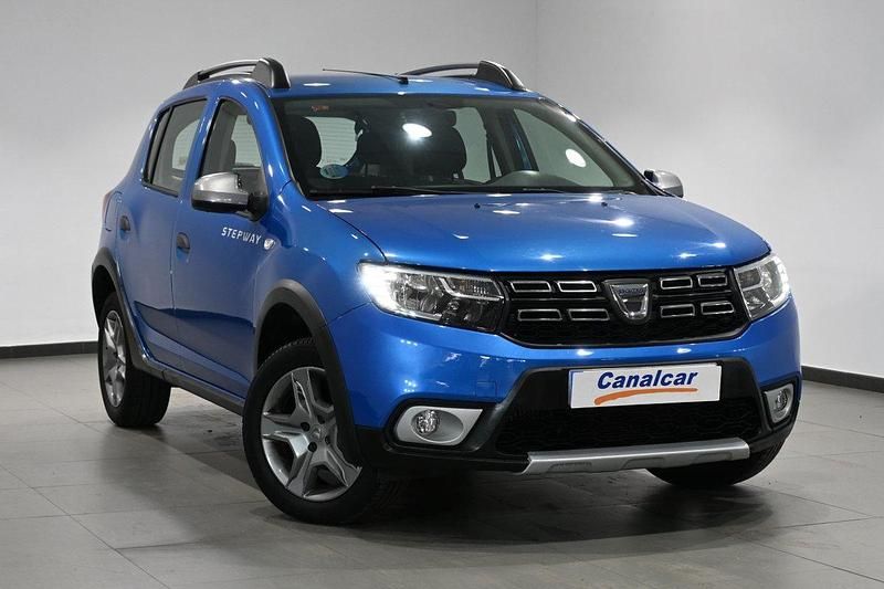 Usado Dacia Sandero Essentiel 90 CV (66 kW) 2019 Azul
