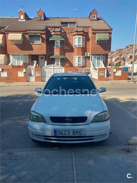 Blanco Usado 2002 Opel Astra Elegance Berlina | 900 € (Buen precio) - Imagen 1/3