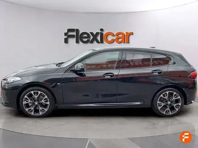 Begagnad BMW 116 122 HK (89 kW) 2025 Svart Halvkombi