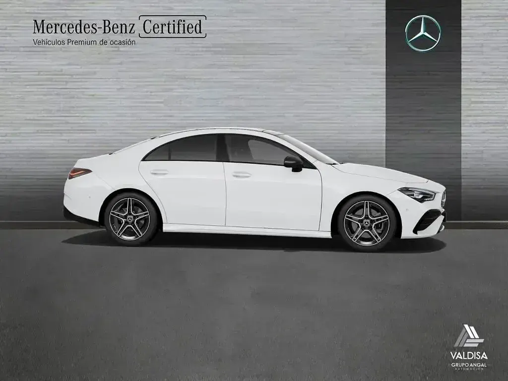 Usado Mercedes CLA200 163 CV (119 kW) 2025 Blanco Berlina