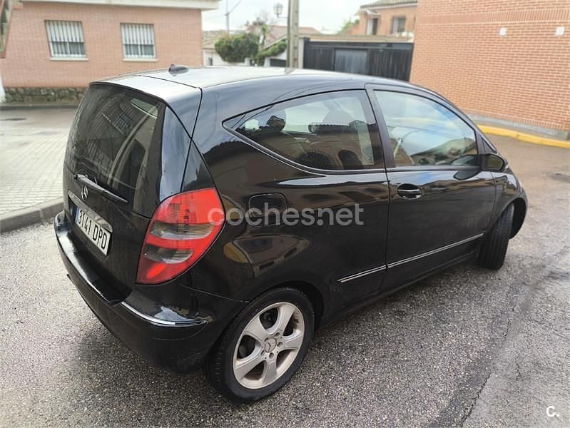 Käytetty Mercedes A200 Avantgarde 140 HP (102 kW) 2005 Musta Tila-auto