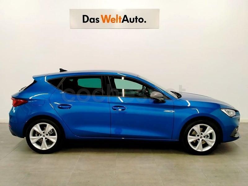 Usado Seat Leon FR 204 CV (150 kW) 2025 Azul Berlina