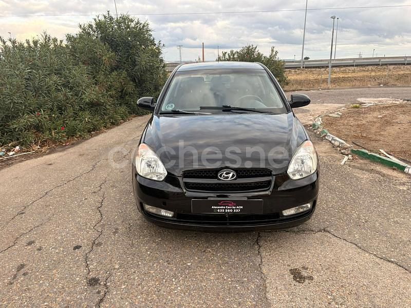 Usado Hyundai Accent 110 CV (80 kW) 2006 Negro Berlina