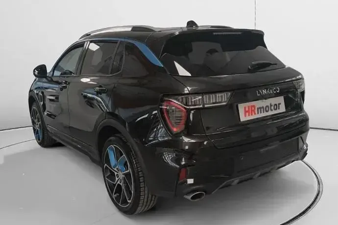 Begagnad Lynk & Co 01 261 HK (191 kW) 2022 SUV