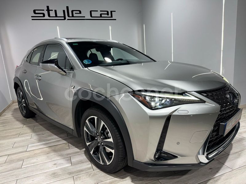 Gris / plata Usado 2019 Lexus UX Luxury Line SUV | 28.950 € (Un poco caro) - Imagen 1/4