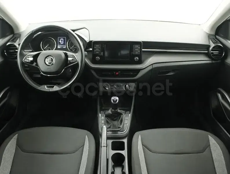 Usado Skoda Fabia Active 95 CV (69 kW) 2022 Blanco Utilitario