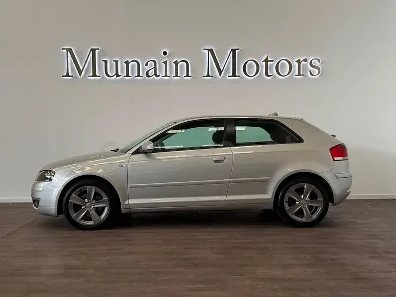 Usado Audi A3 Ambition 140 CV (102 kW) 2004 Gris / plata Utilitario